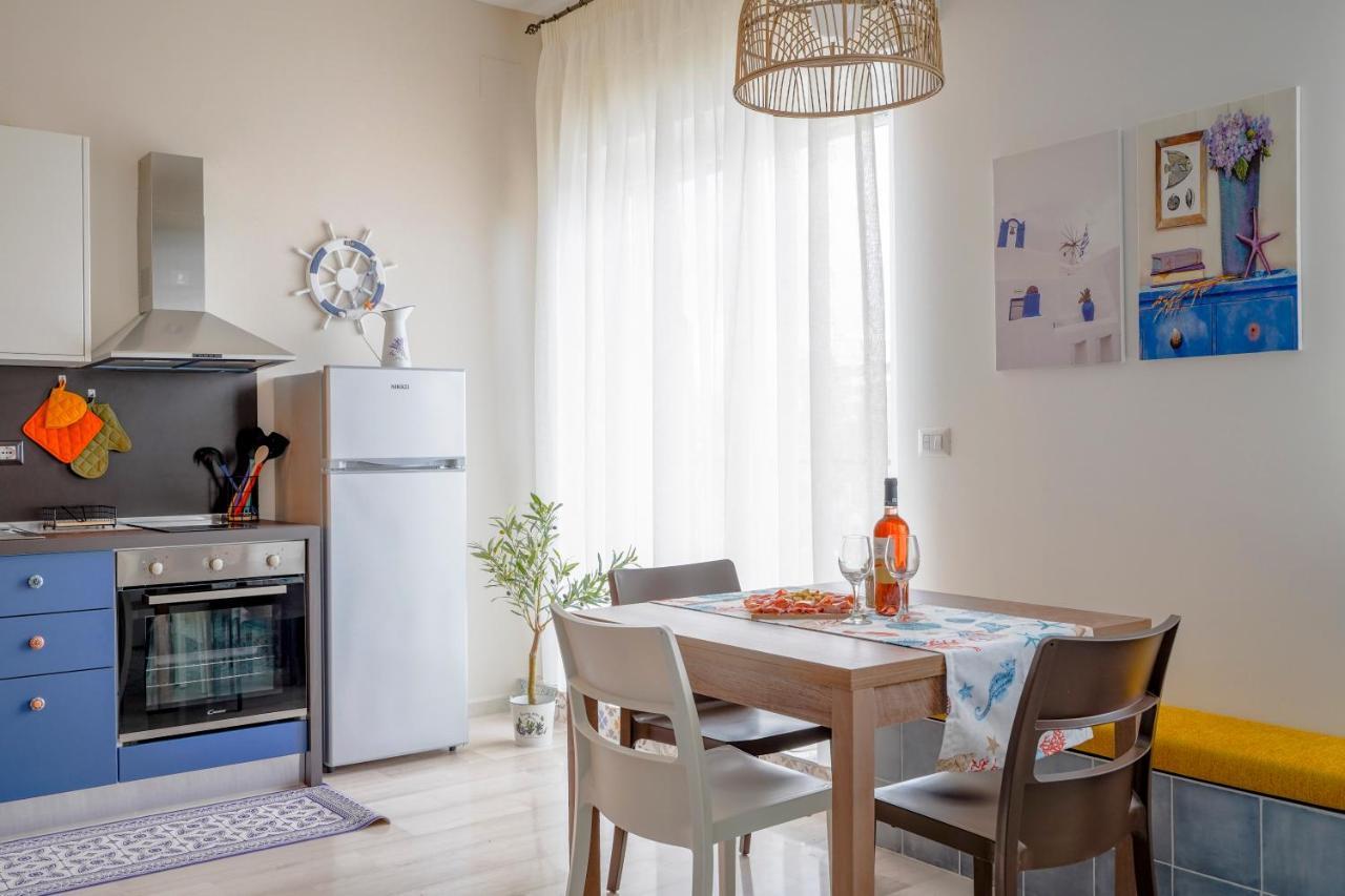 Mediterranea Apartment- Central Station - Free Wifi&Netflix Bari Exterior photo