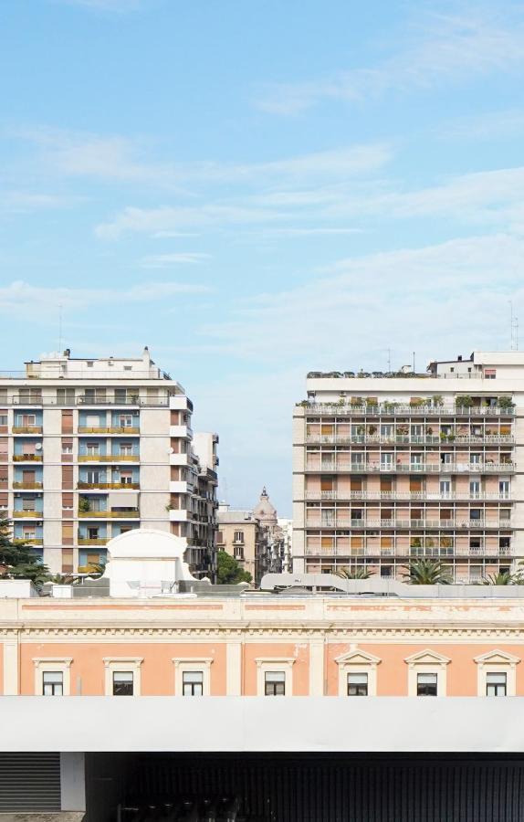 Mediterranea Apartment- Central Station - Free Wifi&Netflix Bari Exterior photo