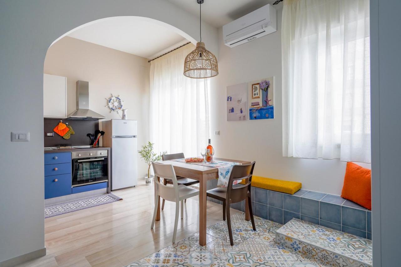 Mediterranea Apartment- Central Station - Free Wifi&Netflix Bari Exterior photo
