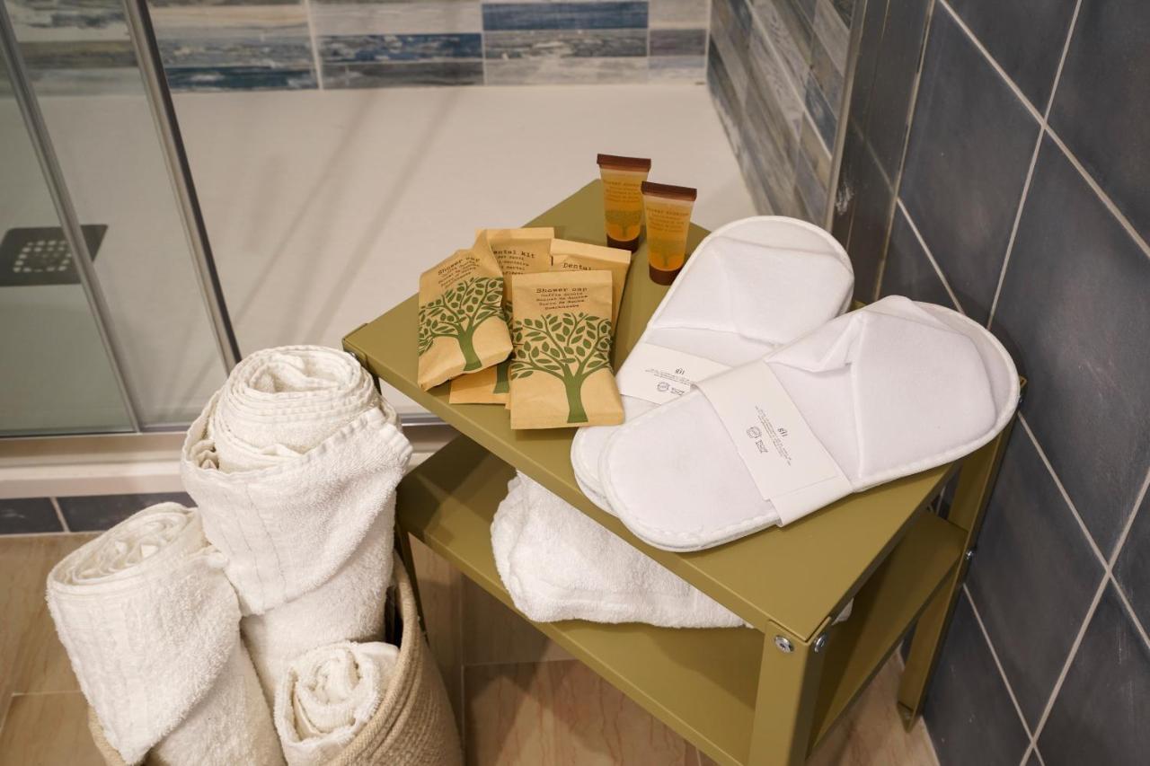 Mediterranea Apartment- Central Station - Free Wifi&Netflix Bari Exterior photo