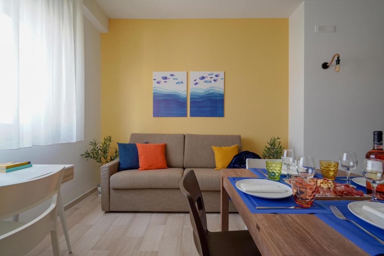 Mediterranea Apartment- Central Station - Free Wifi&Netflix Bari Exterior photo