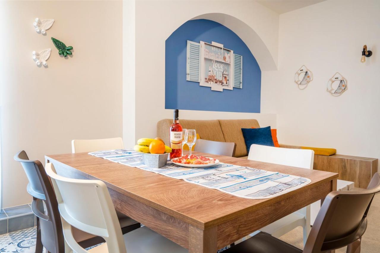 Mediterranea Apartment- Central Station - Free Wifi&Netflix Bari Exterior photo