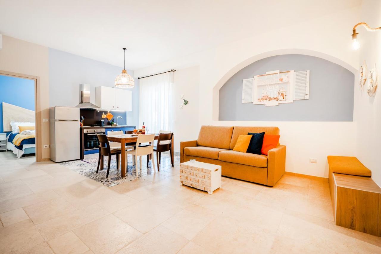 Mediterranea Apartment- Central Station - Free Wifi&Netflix Bari Exterior photo