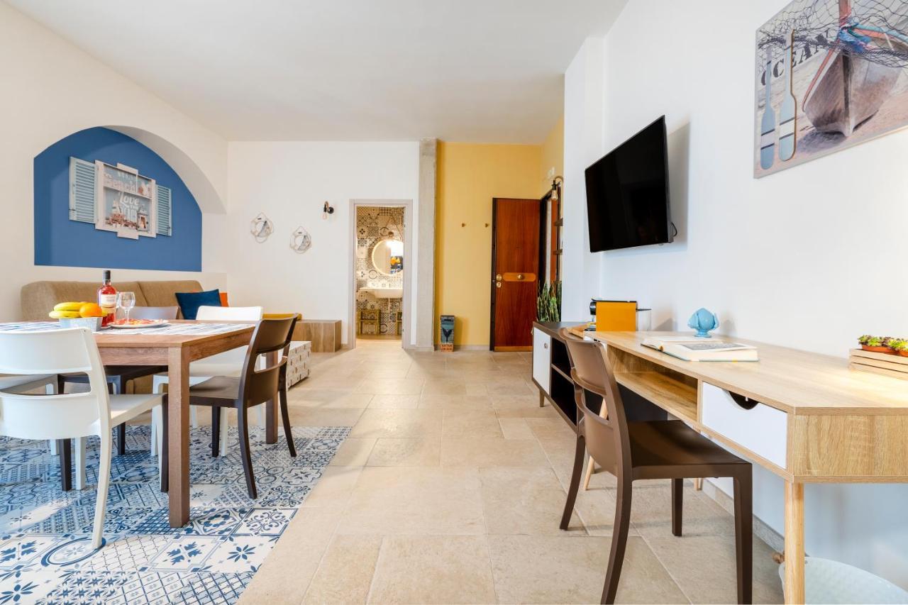 Mediterranea Apartment- Central Station - Free Wifi&Netflix Bari Exterior photo
